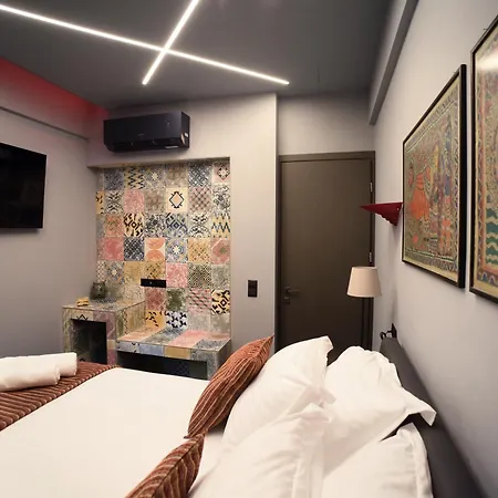 Luxury B At Mitropoleos-aristotelous Square *