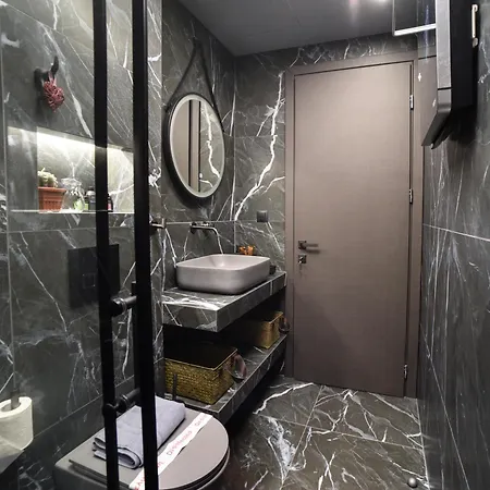 Luxury B At Mitropoleos-aristotelous Square *