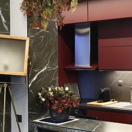 Luxury B At Mitropoleos-aristotelous Square *