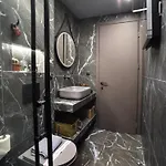 Luxury B At Mitropoleos-aristotelous Square *